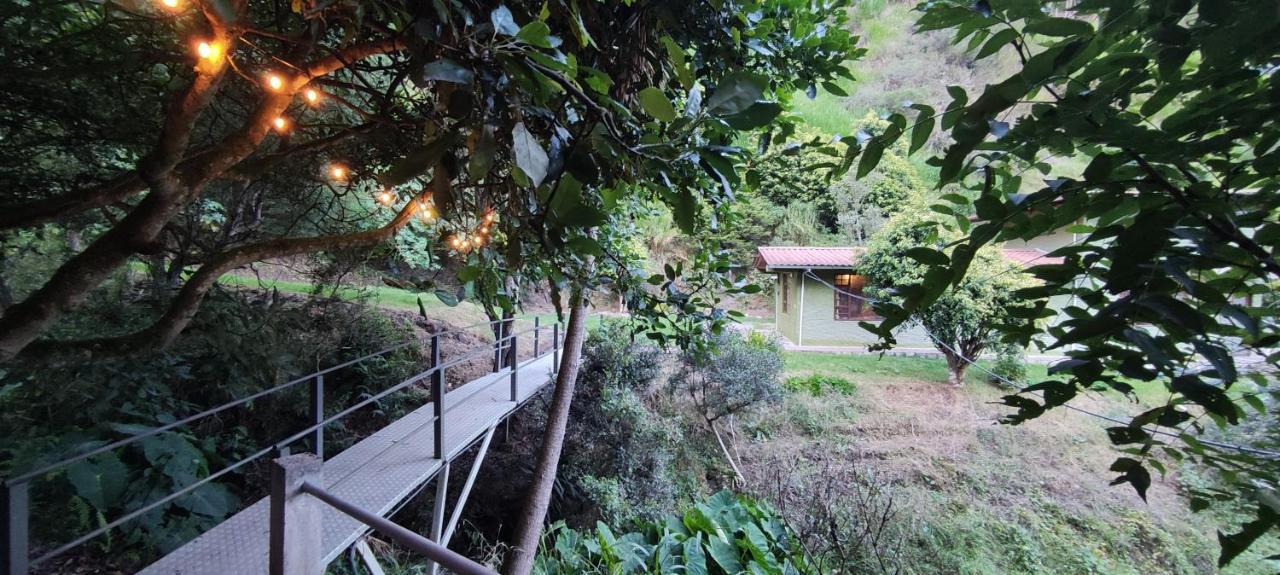 "Casa Verde" En Banos De Agua Santa Con Vista Al Volcan Tungurahua Esterno foto